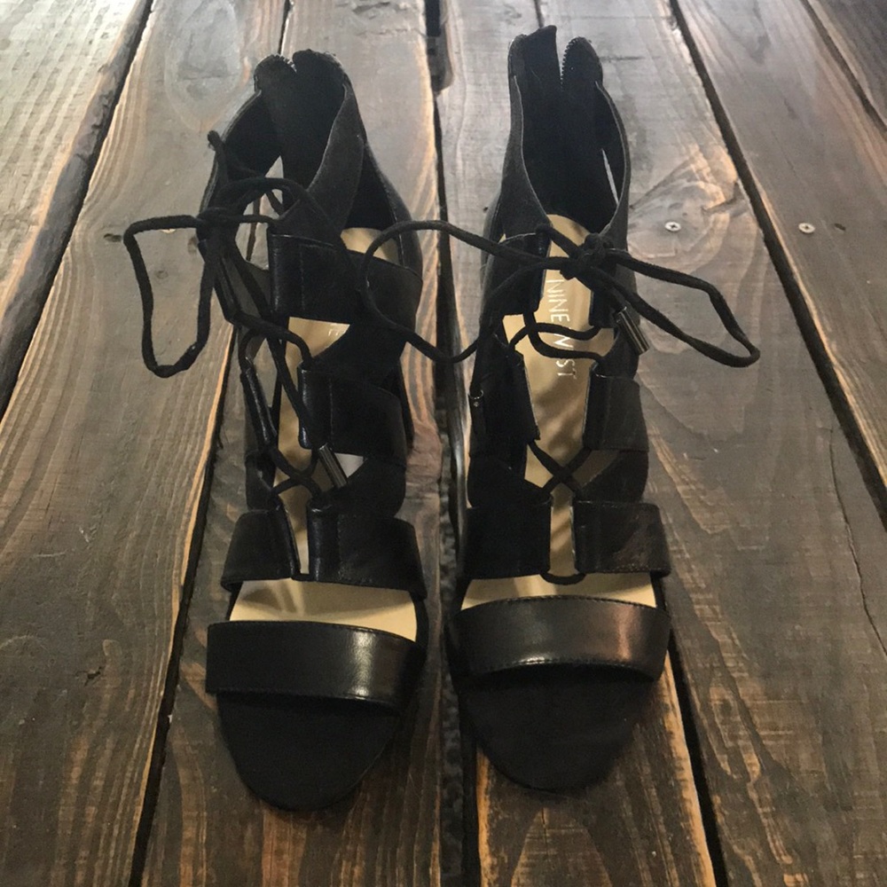 NWOT Nine West Tie Up Sandal Heels w/Zipper Back